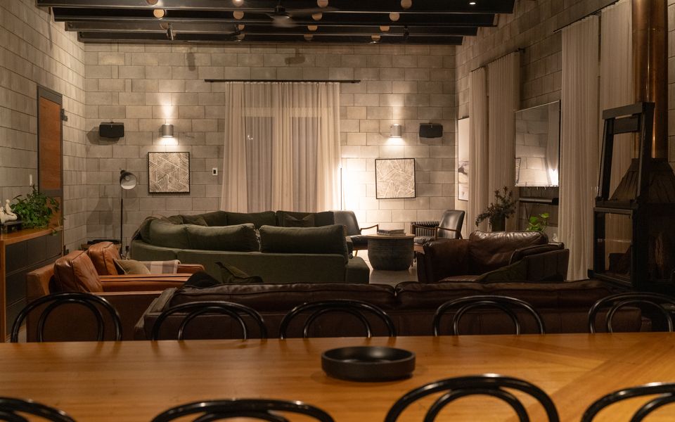 Pepper Paddocks - Warehouse meets Farm Winter Special - stay 2 or more nights and get an extra night for Free ! Available May 2026 - August 2026