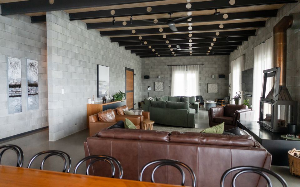 Pepper Paddocks - Warehouse meets Farm Winter Special - stay 2 or more nights and get an extra night for Free ! Available May 2026 - August 2026