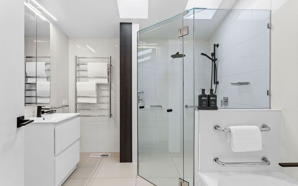 Grand Design - Pool, Spa, Playground