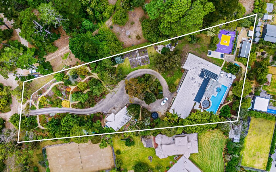 Grand Design - Pool, Spa, Playground