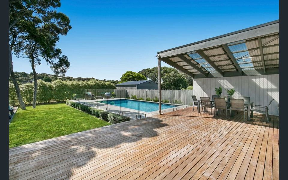 Family Entertainer With Swimming Pool - Rye