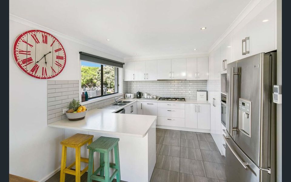 Family Entertainer With Swimming Pool - Rye