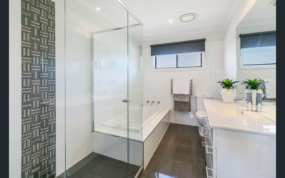 Family Entertainer With Swimming Pool - Rye