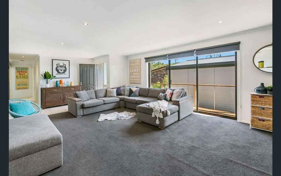 Family Entertainer With Swimming Pool - Rye