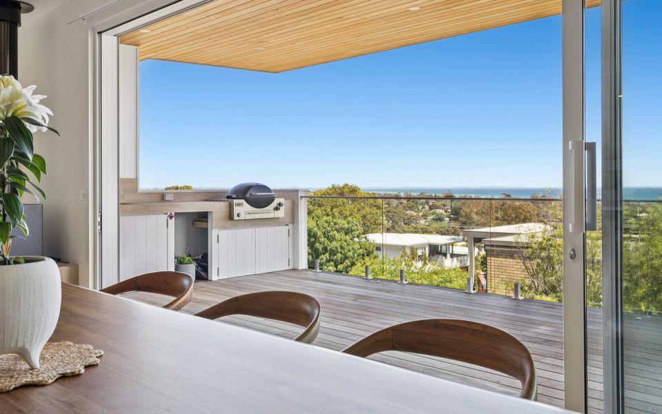 Coastal Luxe McCrae - Pool and Bay Views