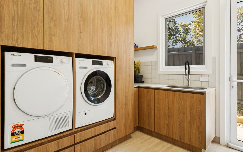 Coastal Luxe McCrae - Pool and Bay Views