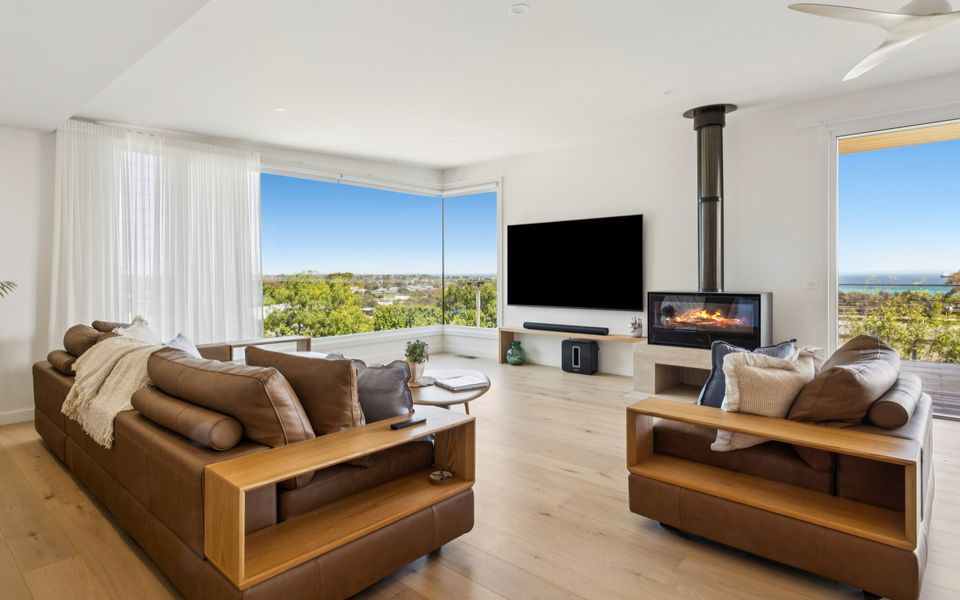 Coastal Luxe McCrae - Pool and Bay Views