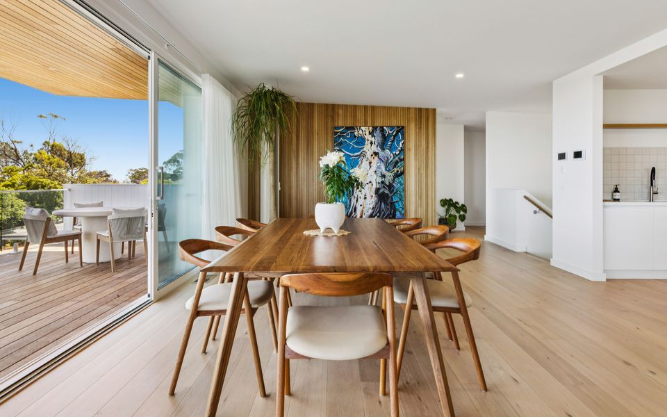 Coastal Luxe McCrae - Pool and Bay Views