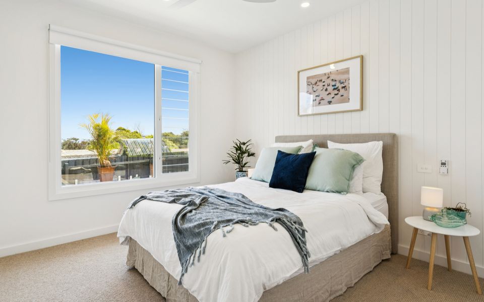 Coastal Luxe McCrae - Pool and Bay Views