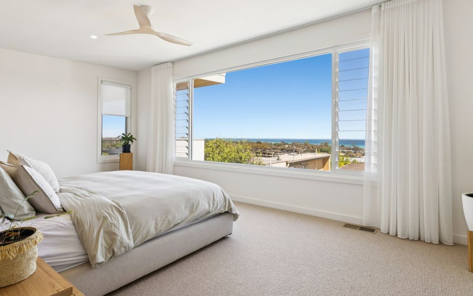 Coastal Luxe McCrae - Pool and Bay Views