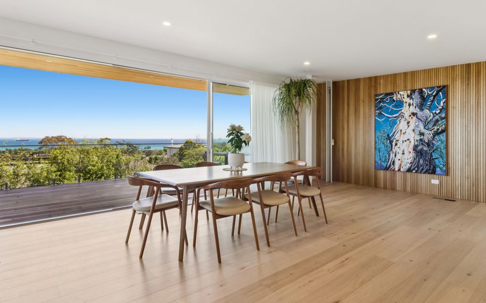 Coastal Luxe McCrae - Pool and Bay Views