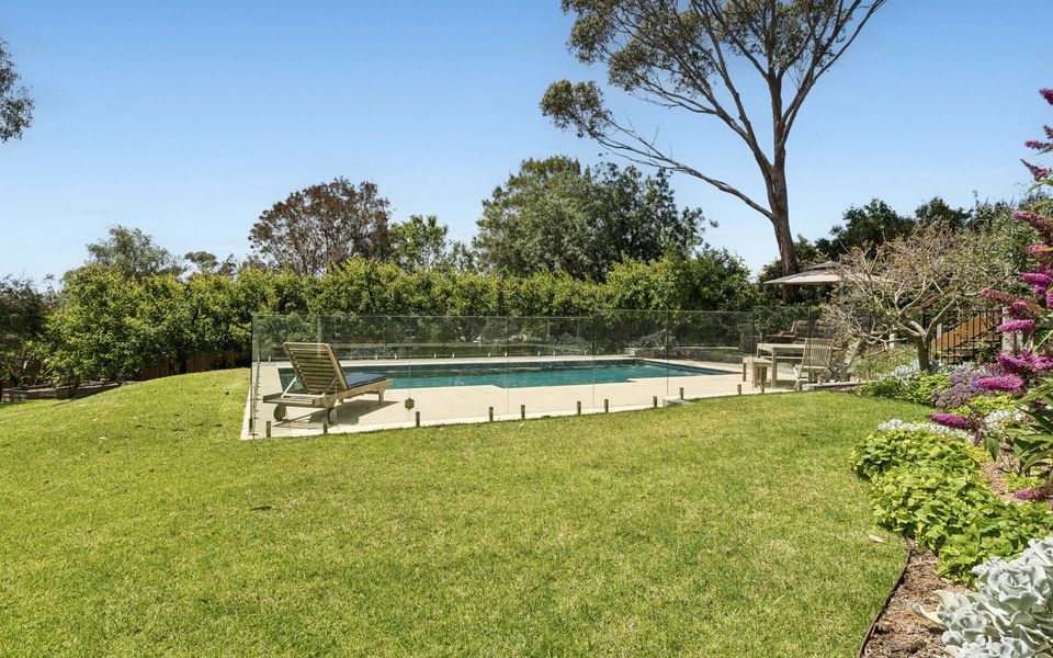 Coastal Character Retreat – Pool and Spa