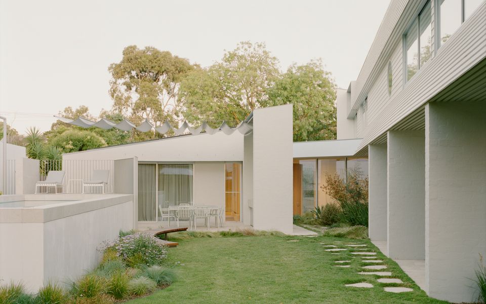 Moderna Mornington with Swimming Pool