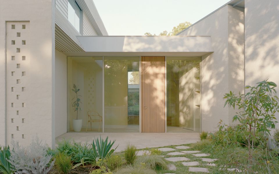 Moderna Mornington with Swimming Pool