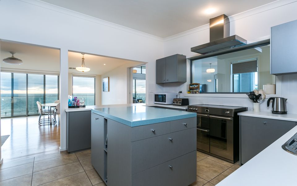 Guineys - Mount Martha - Pool, Tennis Courts, Beach Box