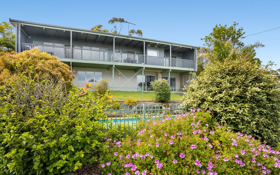 Mccrae Family Beach House - Bay Views - Swimming Pool - Air Con