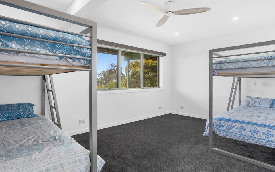 Mccrae Family Beach House - Bay Views - Swimming Pool - Air Con