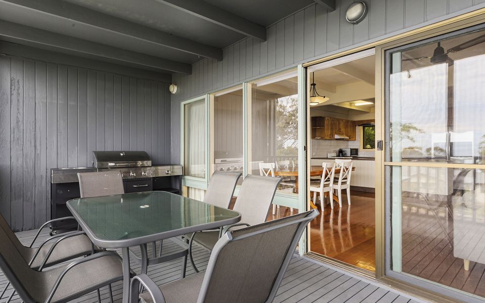 Mccrae Family Beach House - Bay Views - Swimming Pool - Air Con