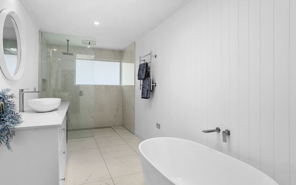 Mccrae Family Beach House - Bay Views - Swimming Pool - Air Con