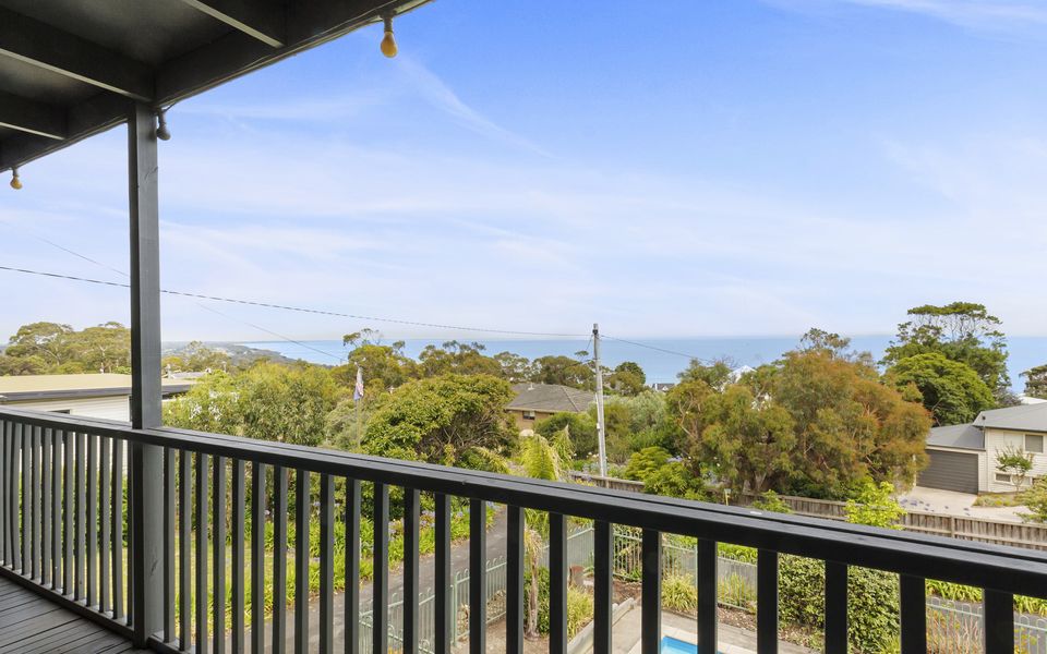 Mccrae Family Beach House - Bay Views - Swimming Pool - Air Con