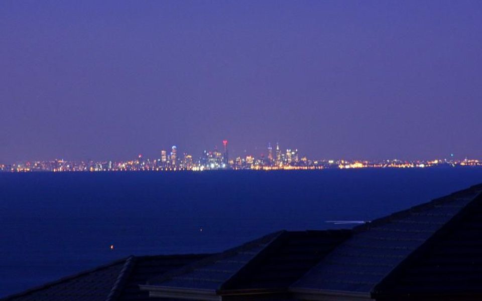 Outdoor Fun In The Sun - Swimming Pool and Tennis Court