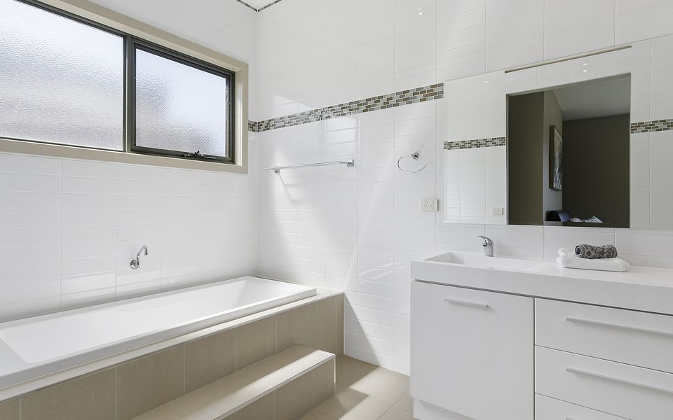 Outdoor Fun In The Sun - Swimming Pool and Tennis Court