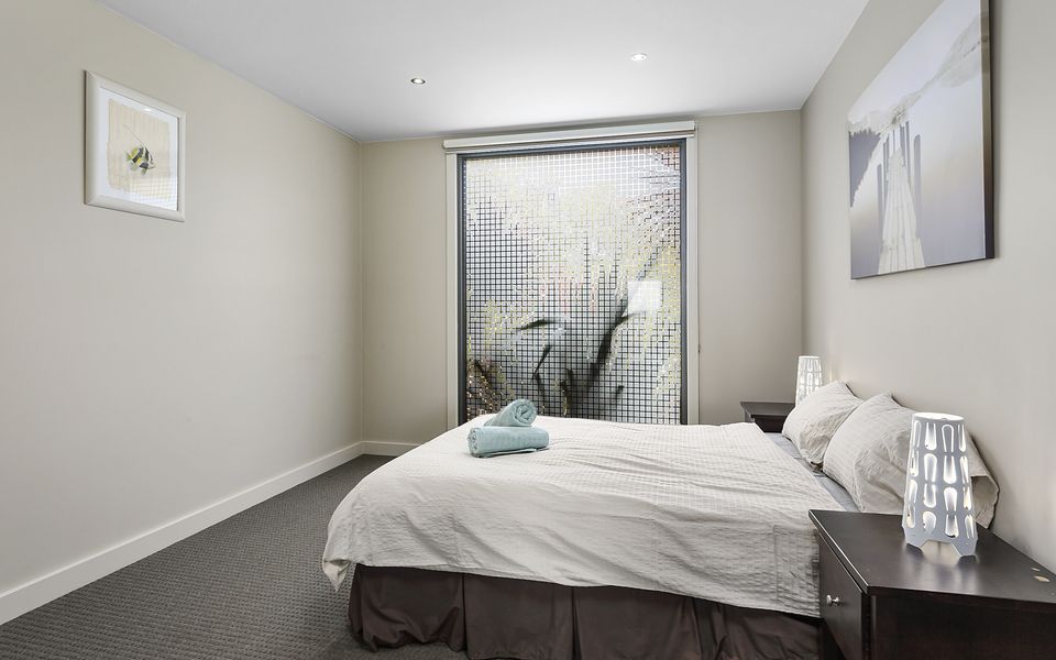 Outdoor Fun In The Sun - Swimming Pool and Tennis Court