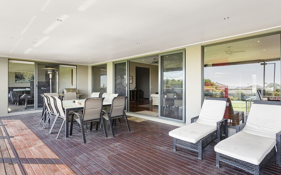 Outdoor Fun In The Sun - Swimming Pool and Tennis Court