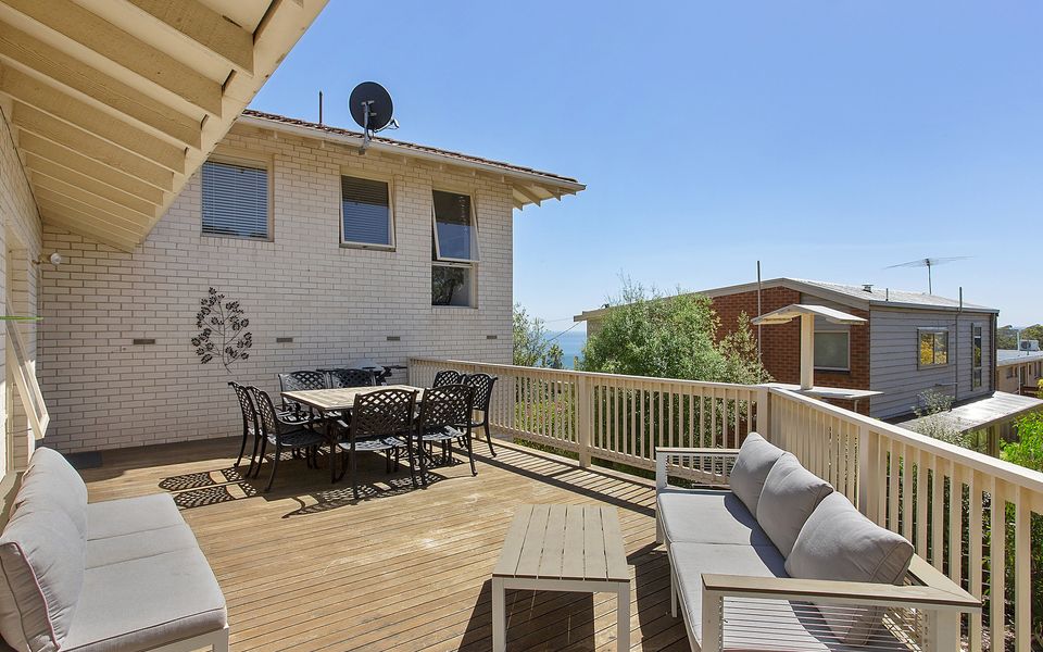 Panorama Bay - 4 Bedrooms, Large Entertaining Deck with Panoramic Bay Views