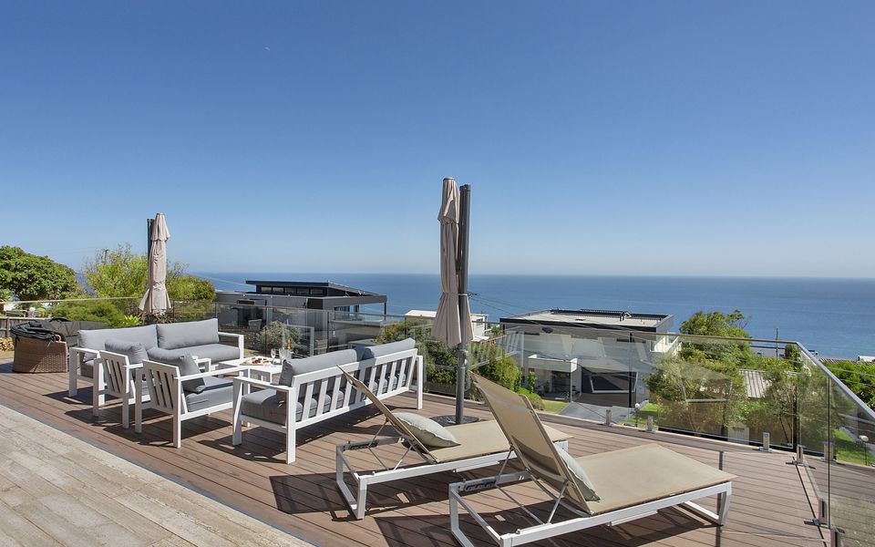 Panorama Bay - 4 Bedrooms, Large Entertaining Deck with Panoramic Bay Views