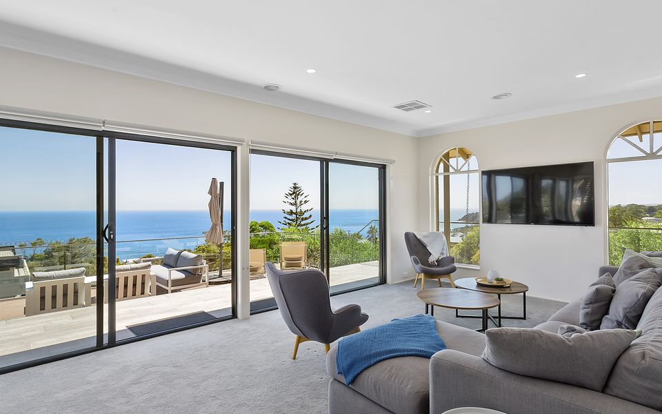 Panorama Bay - 4 Bedrooms, Large Entertaining Deck with Panoramic Bay Views