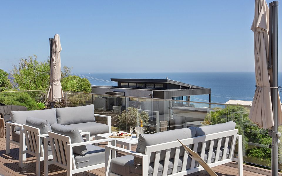 Panorama Bay - 4 Bedrooms, Large Entertaining Deck with Panoramic Bay Views