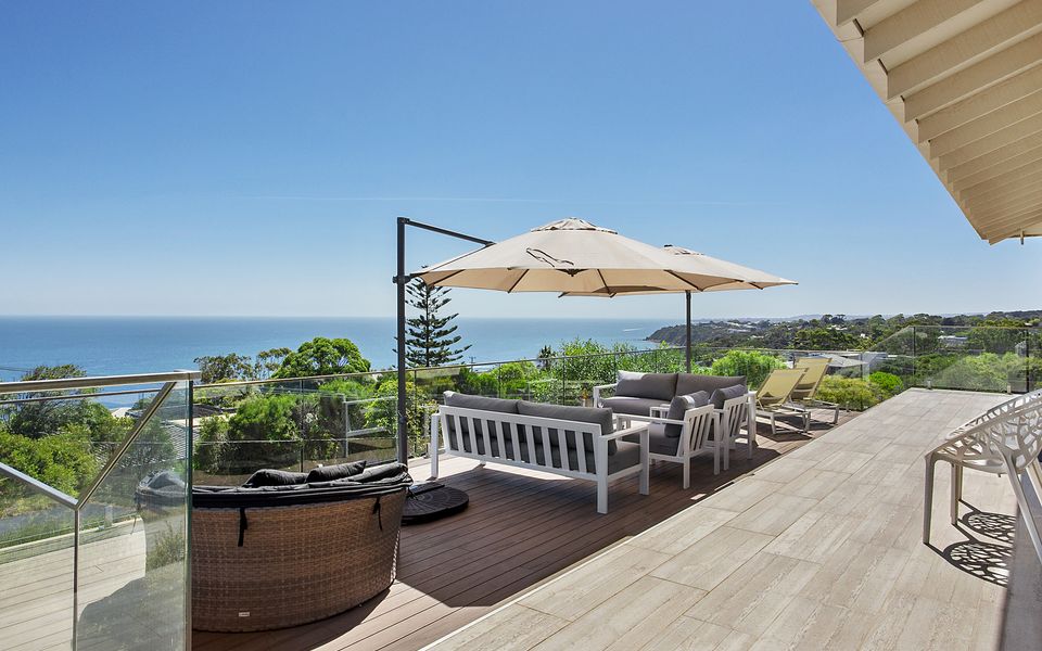 Panorama Bay - 4 Bedrooms, Large Entertaining Deck with Panoramic Bay Views