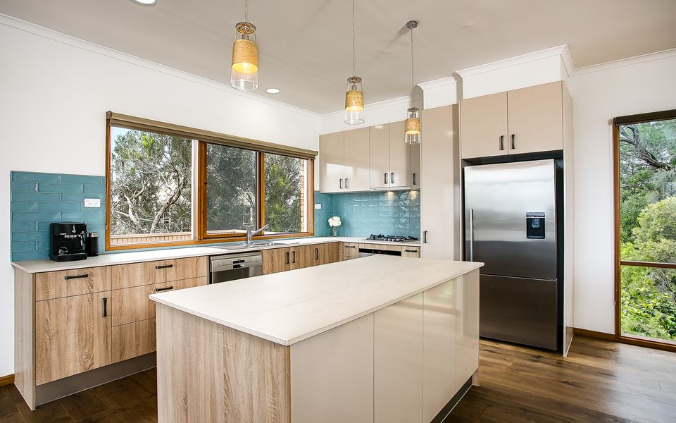 Sea & Tree - Double Storey With Bay Views