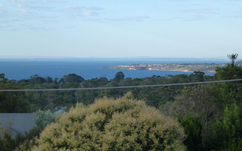 Sea & Tree - Double Storey With Bay Views