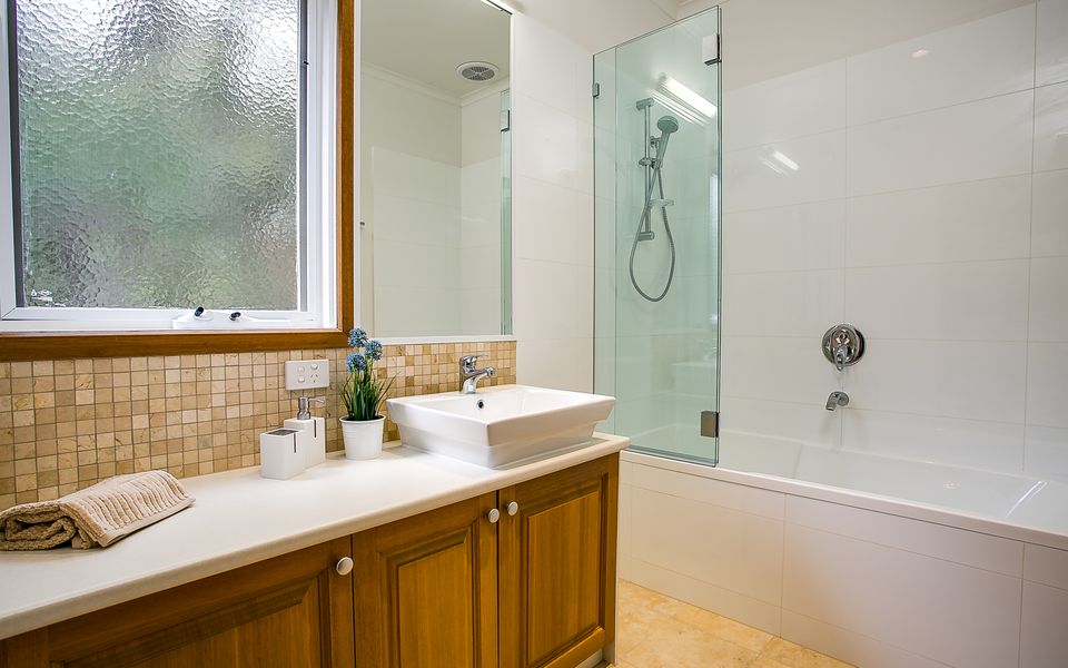 Sea & Tree - Double Storey With Bay Views