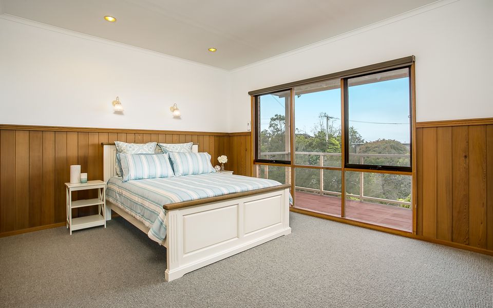 Sea & Tree - Double Storey With Bay Views