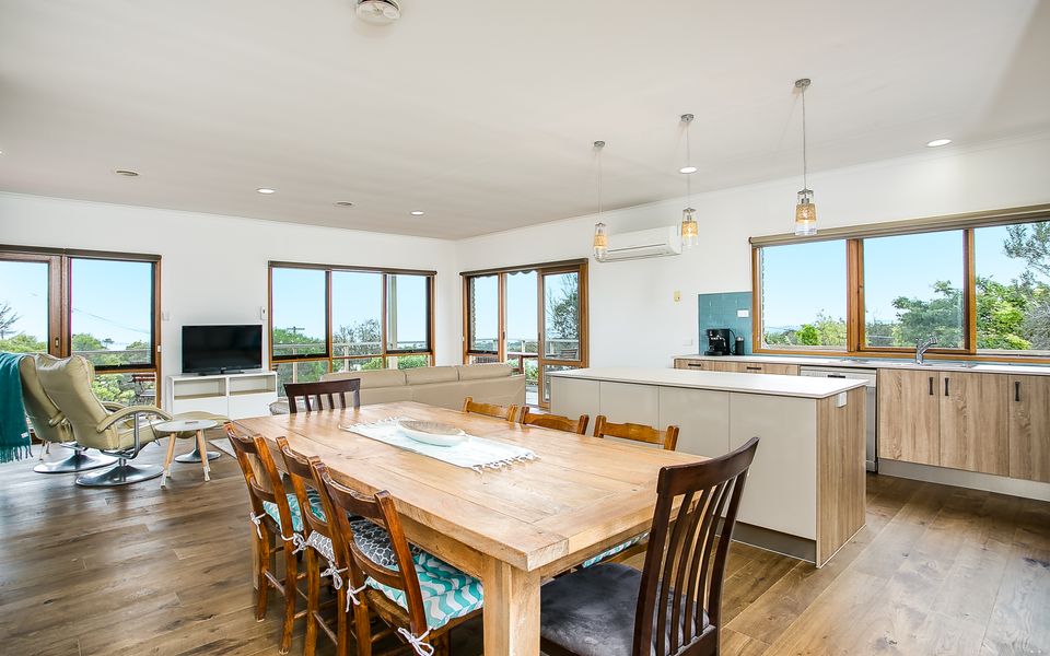 Sea & Tree - Double Storey With Bay Views