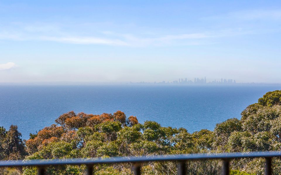 Tranquil Family Friendly, City/Bay Views, Pool and Spa - Mt Martha