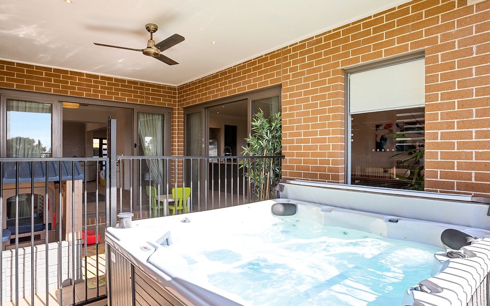 Tranquil Family Friendly, City/Bay Views, Pool and Spa - Mt Martha