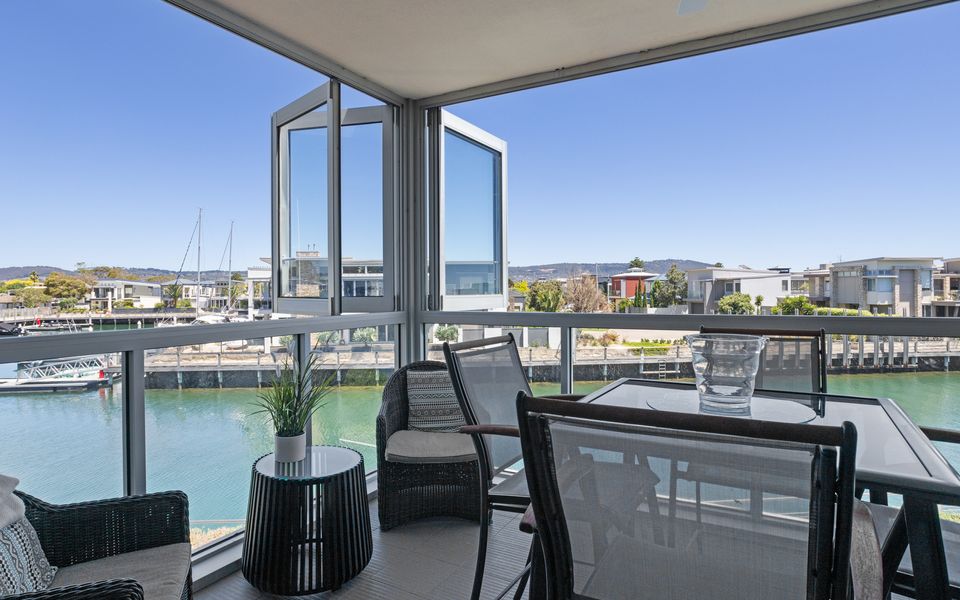 Where The Bay Meets The Marina - Family Holiday - Safety Beach