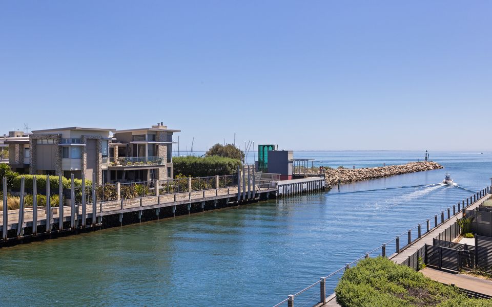 Where The Bay Meets The Marina - Family Holiday - Safety Beach