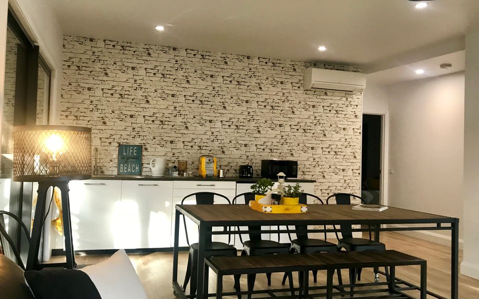 Brand New Family Eco House - Rye