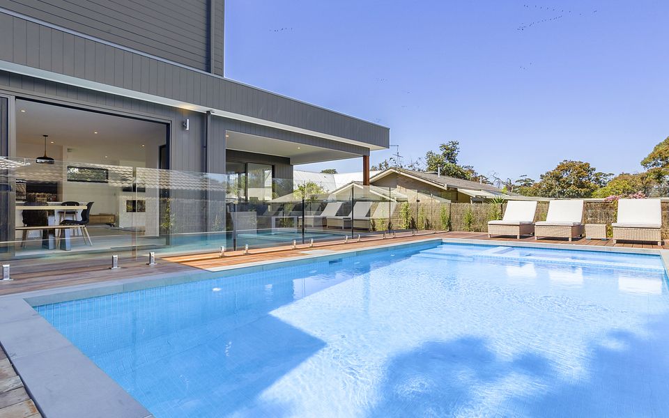 Pool and Spa - 300m walk to Beach