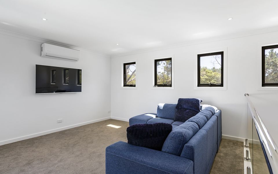 Pool and Spa - 300m walk to Beach