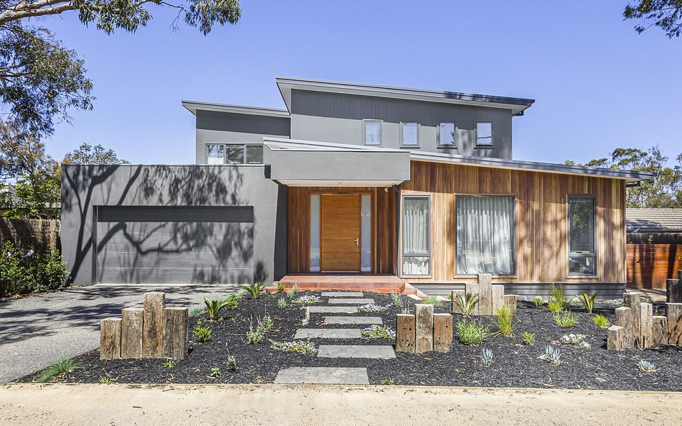 Pool and Spa - 300m walk to Beach