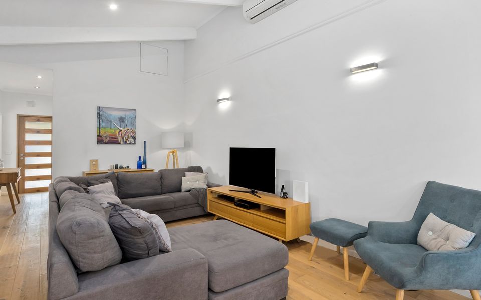 Summer Retreat with Pool