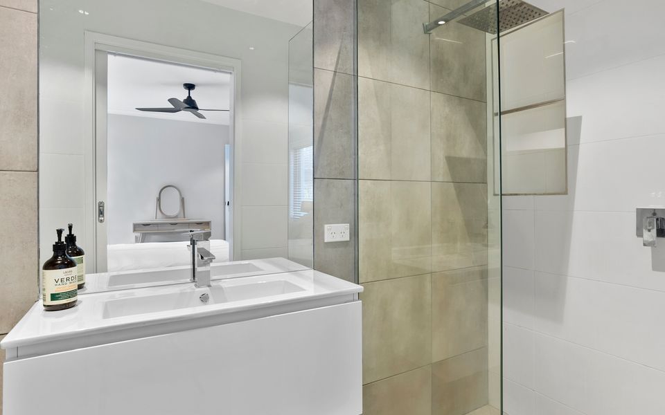 Summer Retreat with Pool