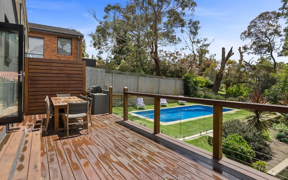 Summer Retreat with Pool