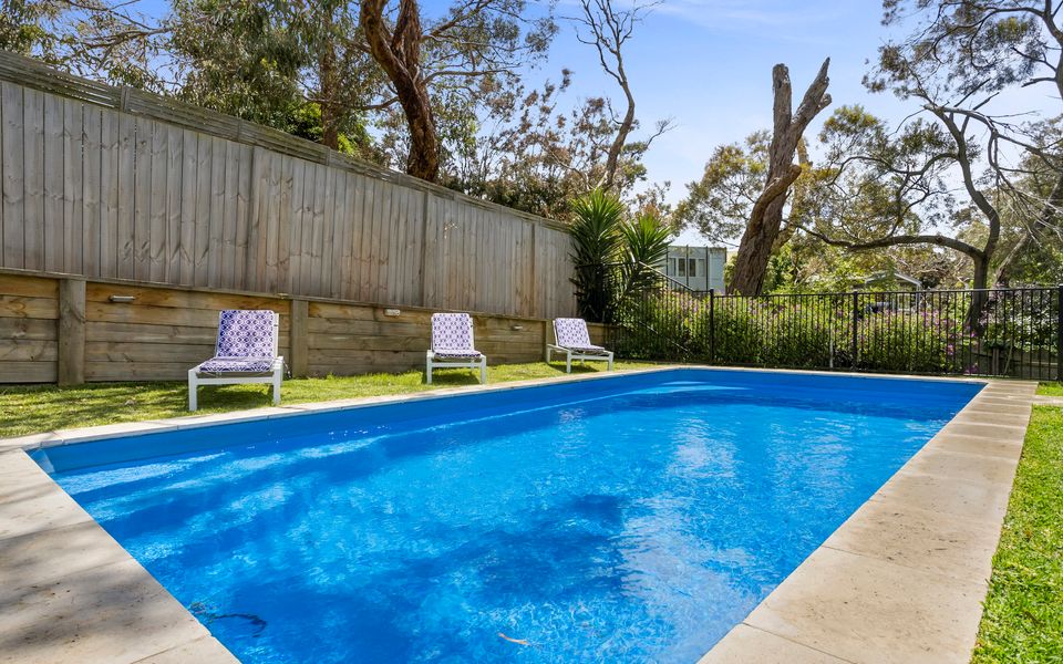 Summer Retreat with Pool